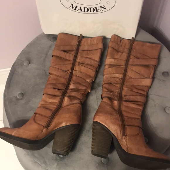 Steve Madden Renegaid Boots in cognac with straps and buckle accents! - Picture 9 of 16